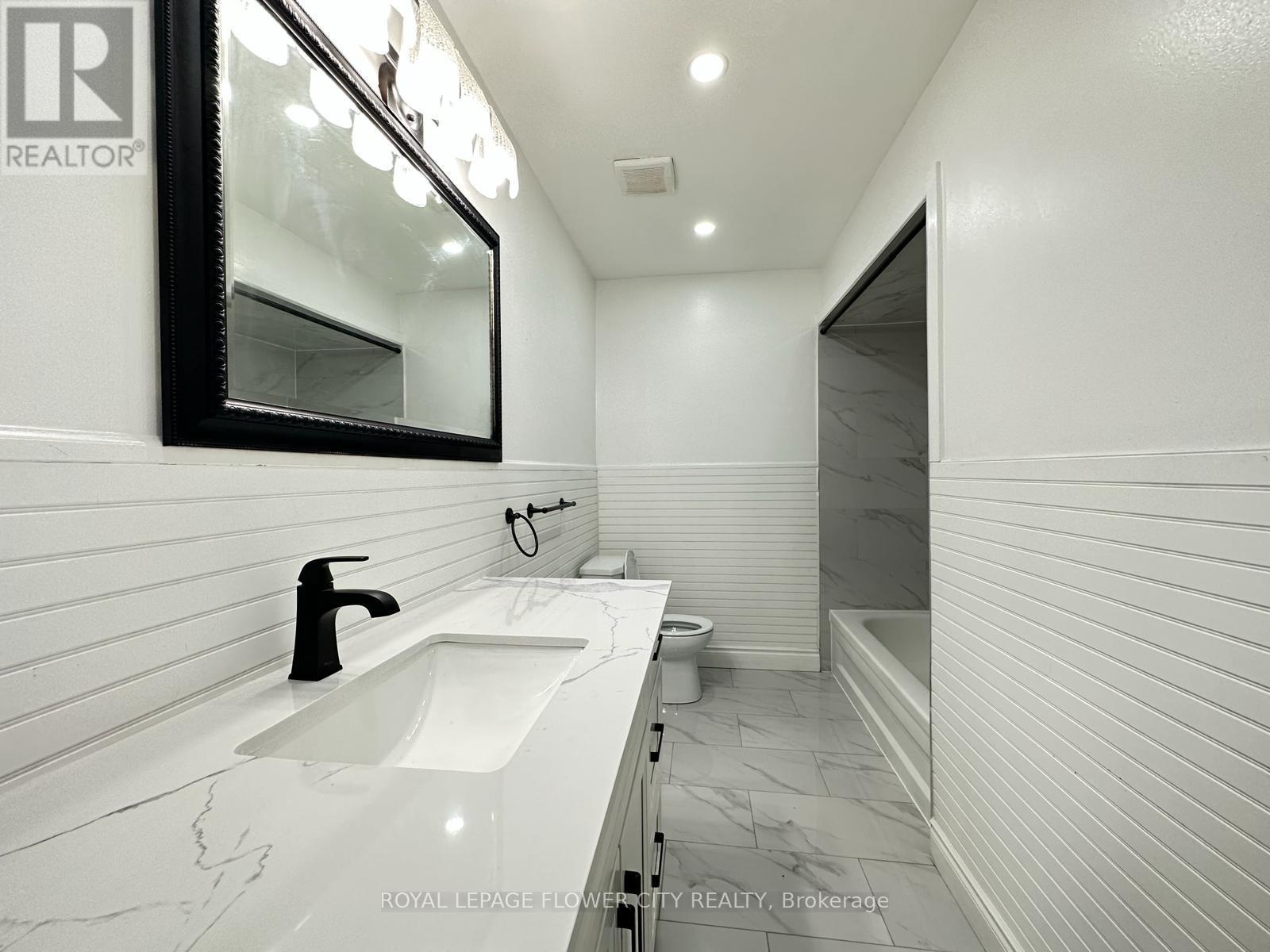 66 Skelton Boulevard, Brampton, Ontario  L6V 2P6 - Photo 15 - W12029632