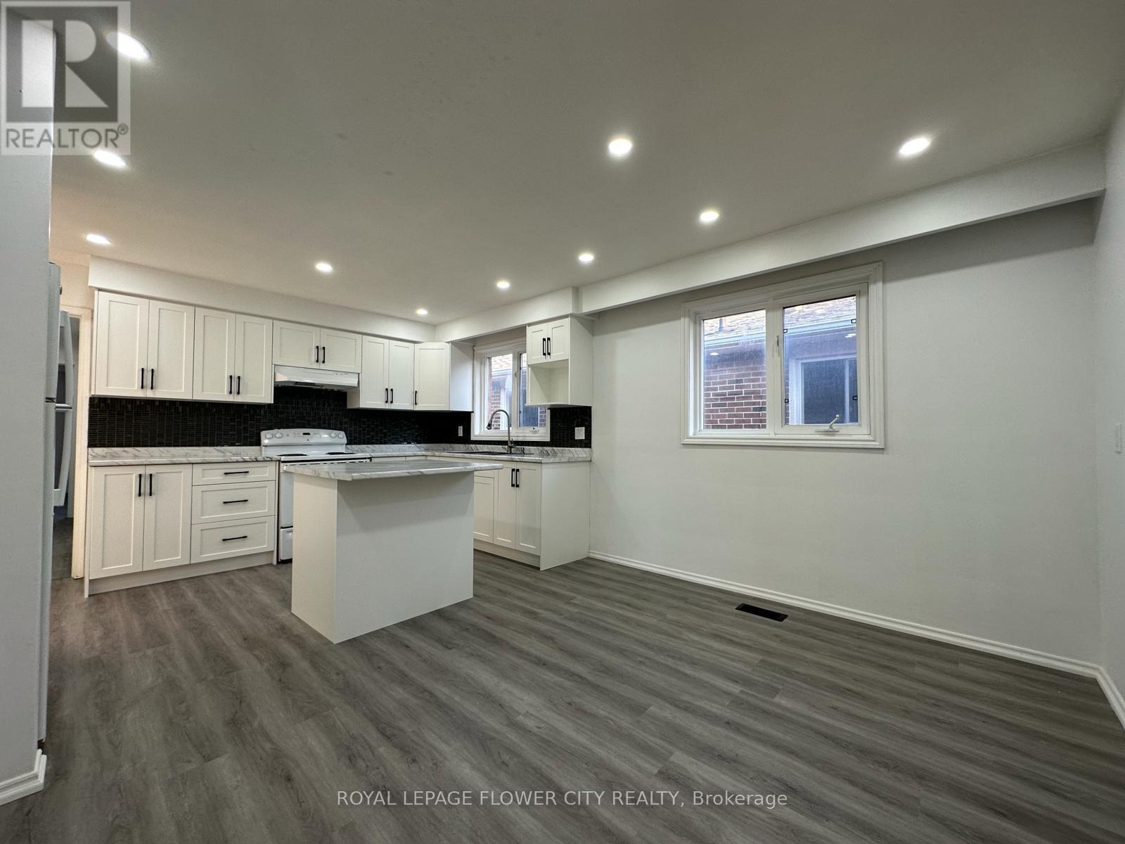 66 Skelton Boulevard, Brampton, Ontario  L6V 2P6 - Photo 9 - W12029632