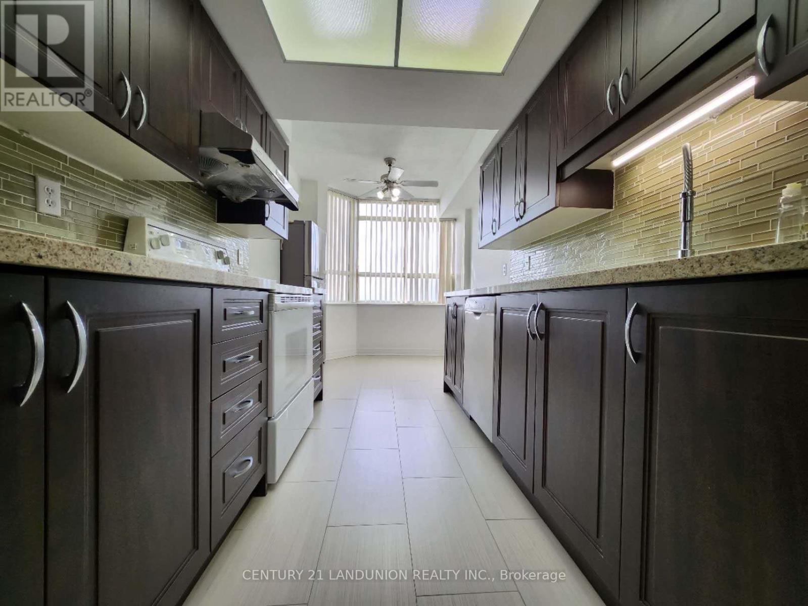 2205 - 30 Malta Avenue, Brampton (Fletcher's Creek South), Ontario  L6Y 4S5 - Photo 16 - W12029657