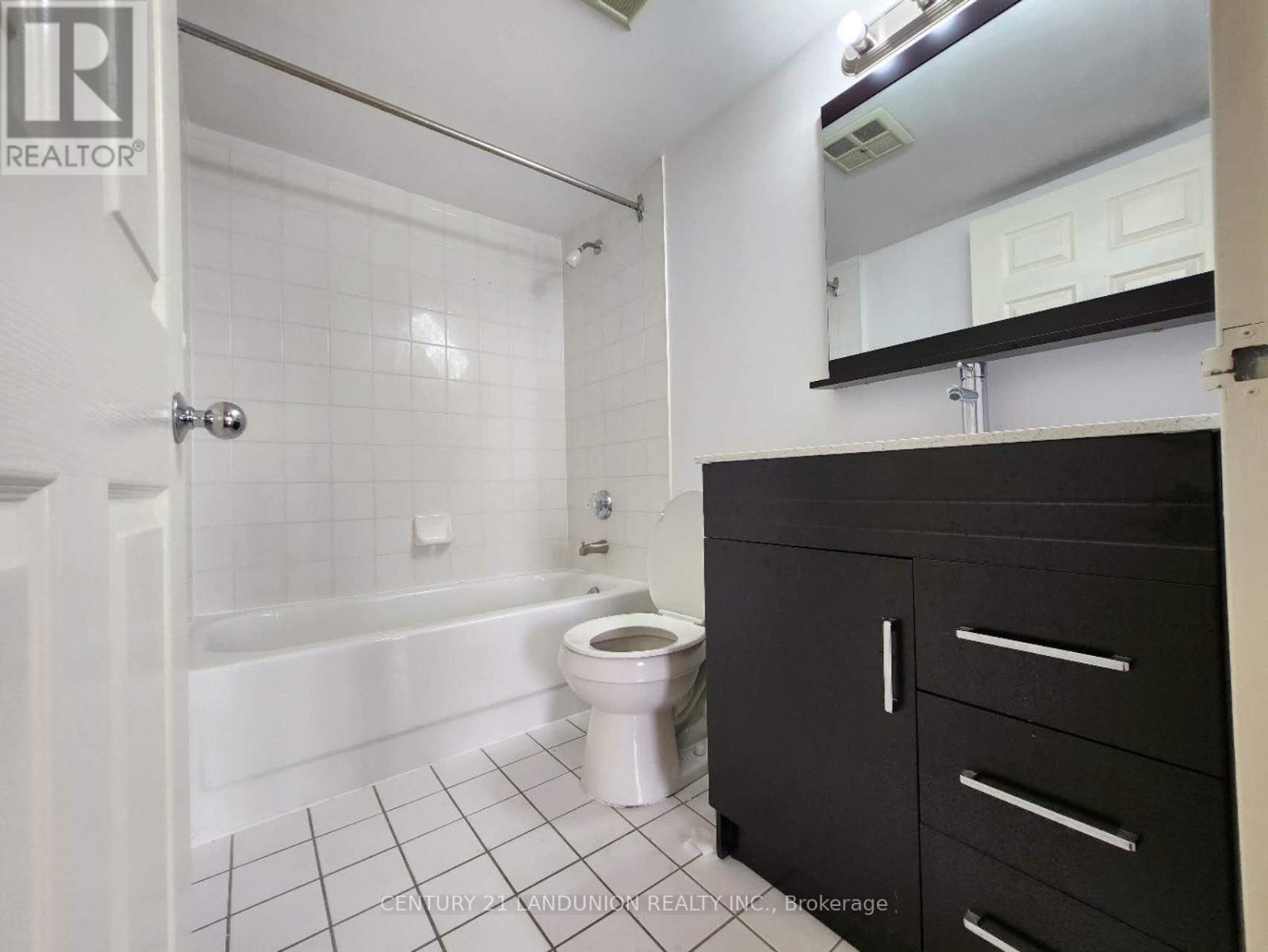 2205 - 30 Malta Avenue, Brampton (Fletcher's Creek South), Ontario  L6Y 4S5 - Photo 19 - W12029657