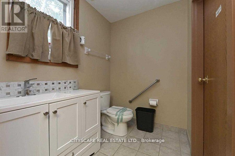 305 Plains Road E, Burlington, Ontario  L7T 2C7 - Photo 18 - W12029702