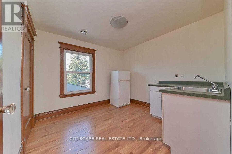 305 Plains Road E, Burlington, Ontario  L7T 2C7 - Photo 21 - W12029702