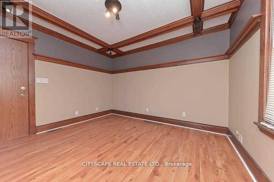 305 Plains Road E, Burlington, Ontario  L7T 2C7 - Photo 22 - W12029702