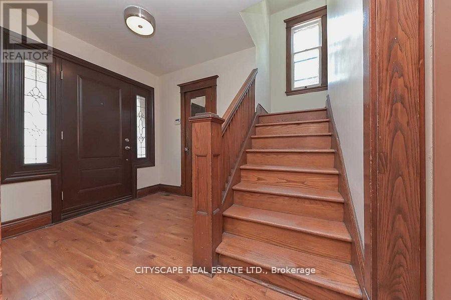 305 Plains Road E, Burlington, Ontario  L7T 2C7 - Photo 6 - W12029702