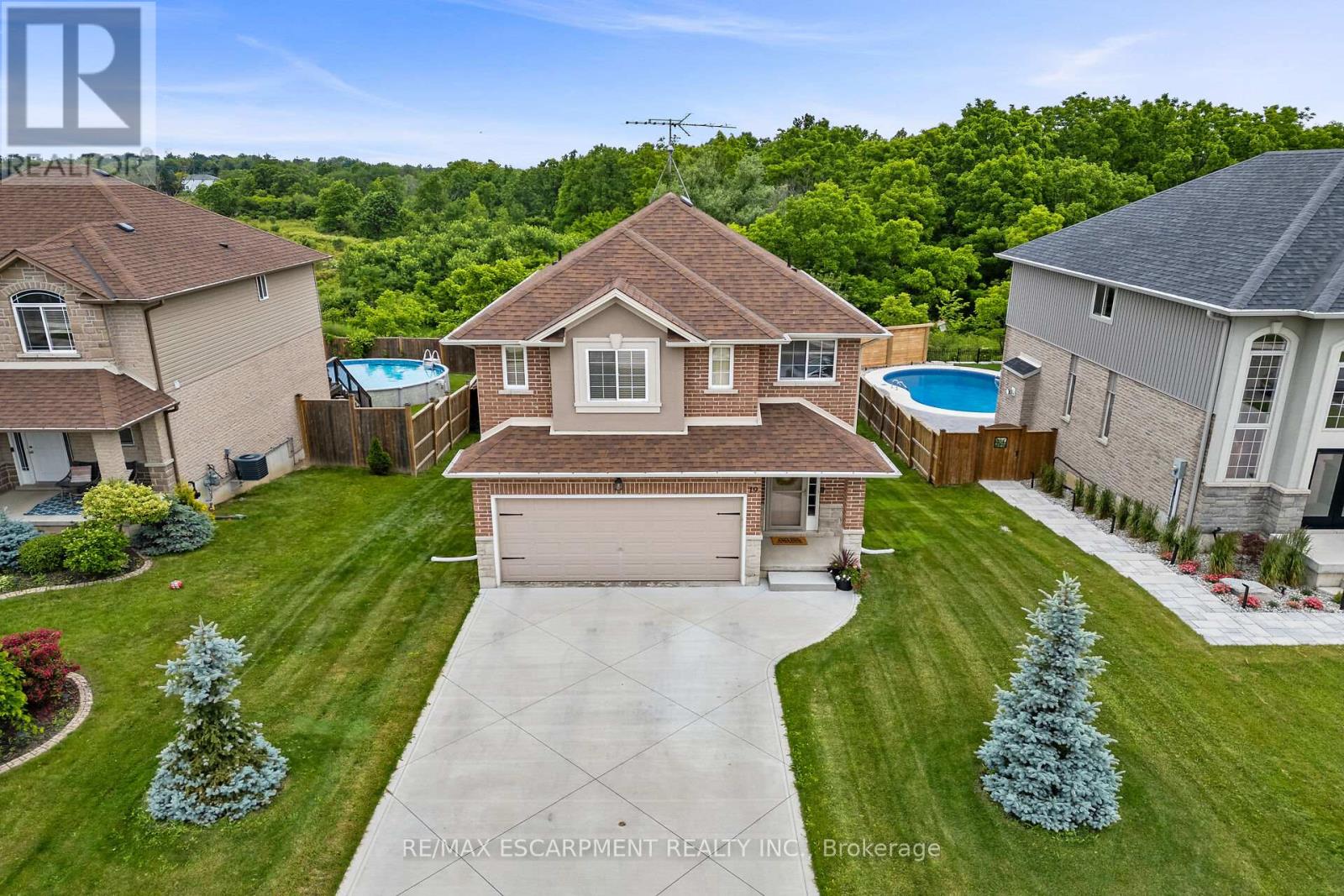 19 Hudson Drive, Haldimand, Ontario  N0A 1E0 - Photo 2 - X12029710