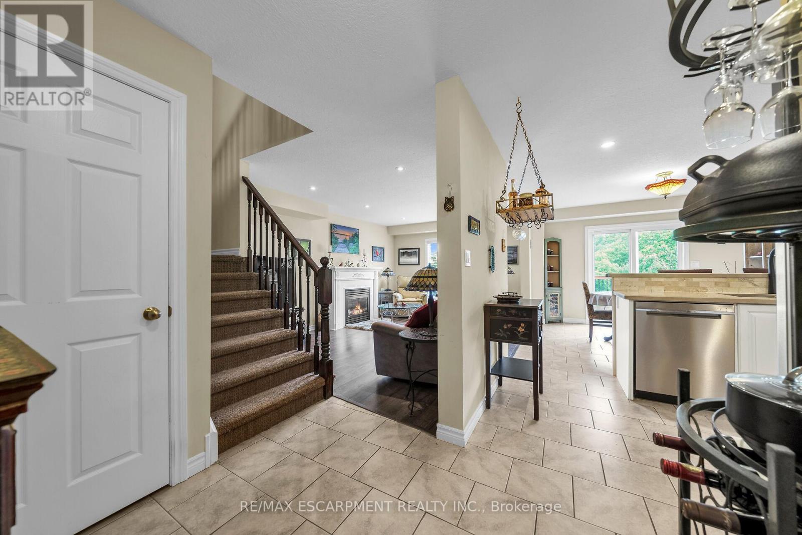 19 Hudson Drive, Haldimand, Ontario  N0A 1E0 - Photo 8 - X12029710