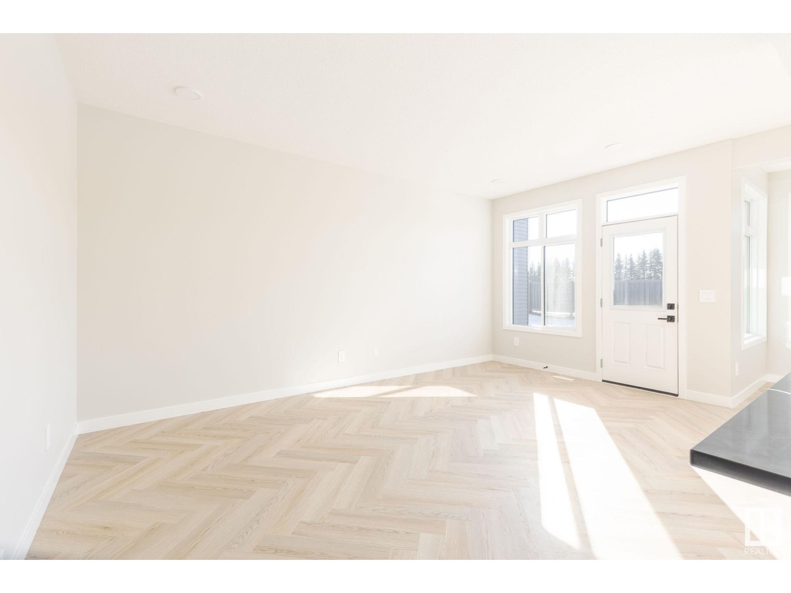 Property at 20608 43 Avenue NW image 4