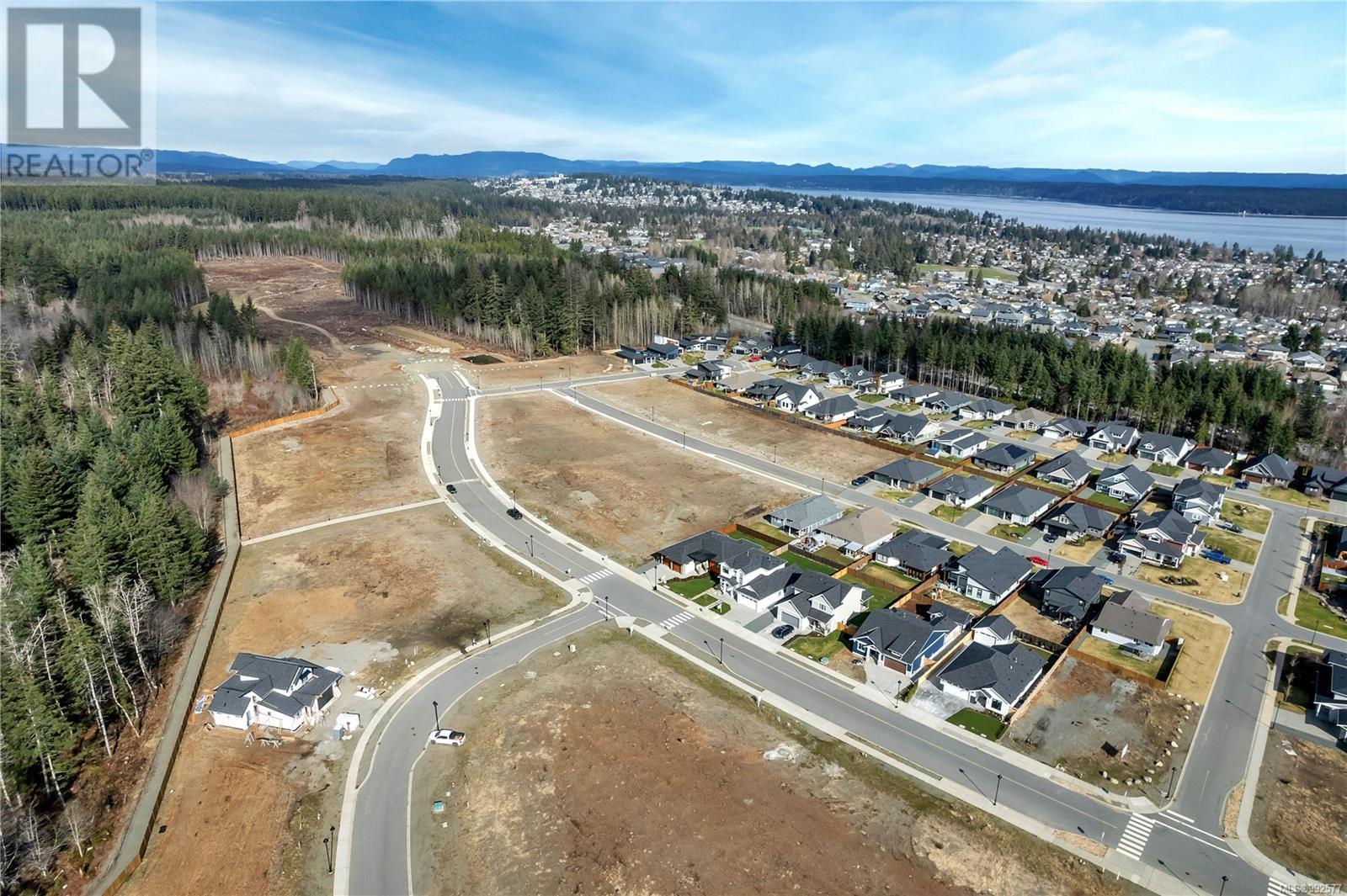 Property at 765 Beaver Creek Blvd image 4