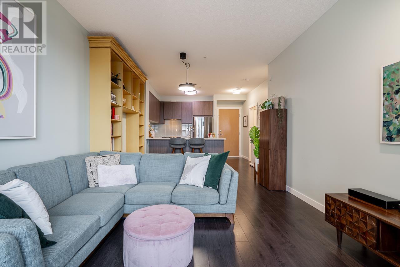 Listing Picture 13 of 38 : 409 9168 SLOPES MEWS, Burnaby / 本拿比 - 魯藝地產 Yvonne Lu Group - MLS Medallion Club Member