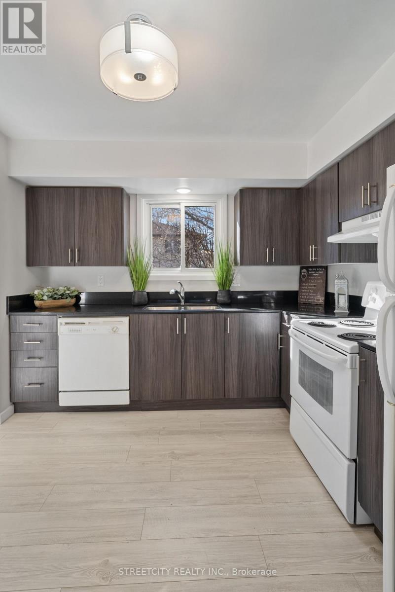 Photo 17 of 41 for 1409 Aldersbrook Road