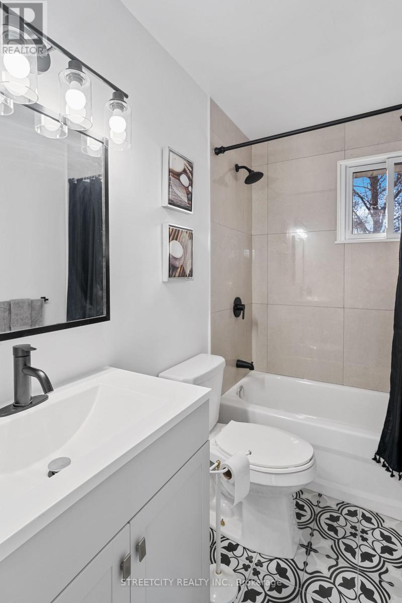 Photo 21 of 41 for 1409 Aldersbrook Road