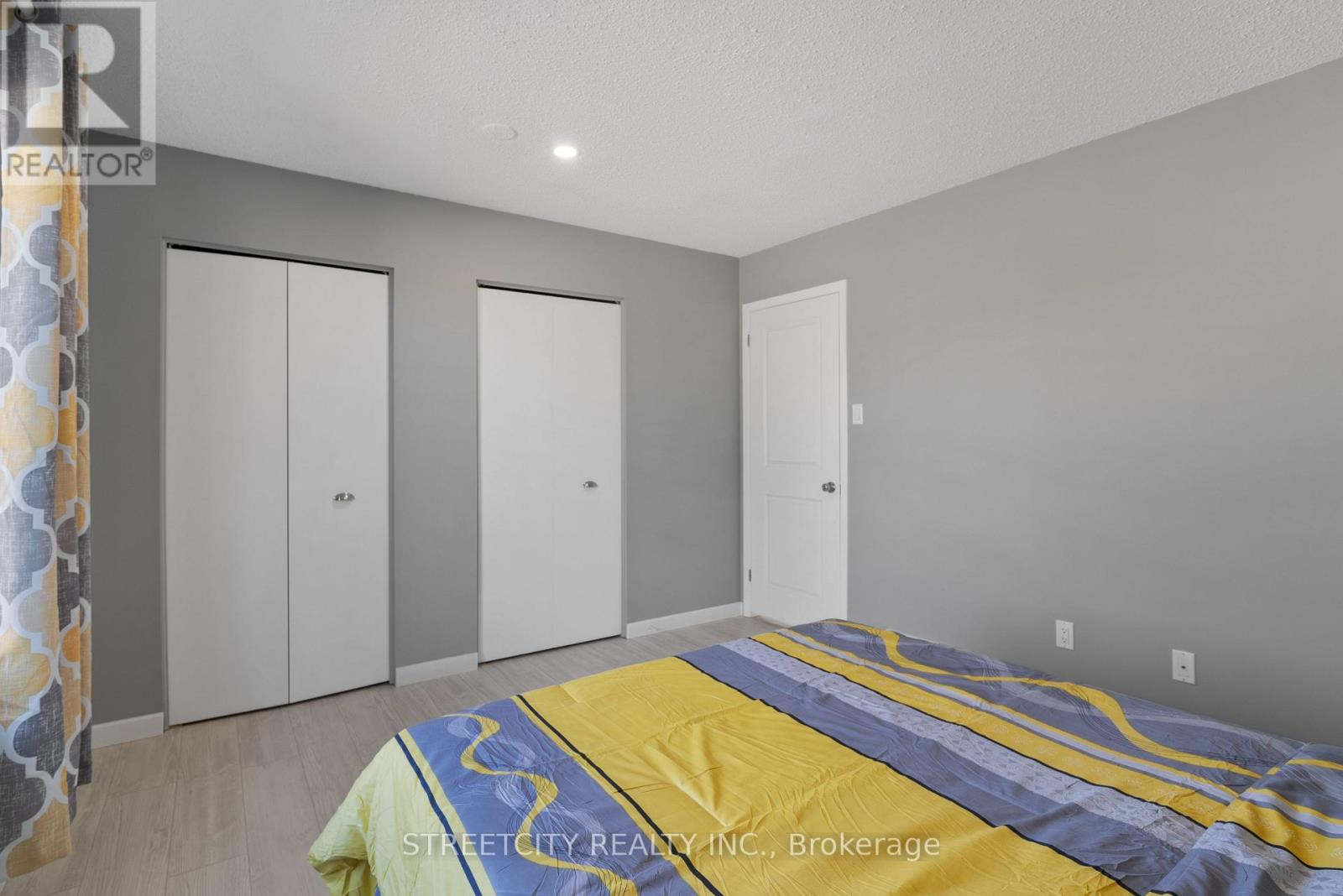 Photo 24 of 41 for 1409 Aldersbrook Road