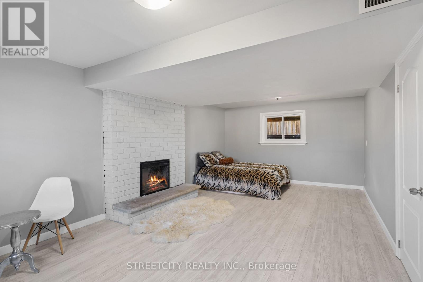 Photo 29 of 41 for 1409 Aldersbrook Road