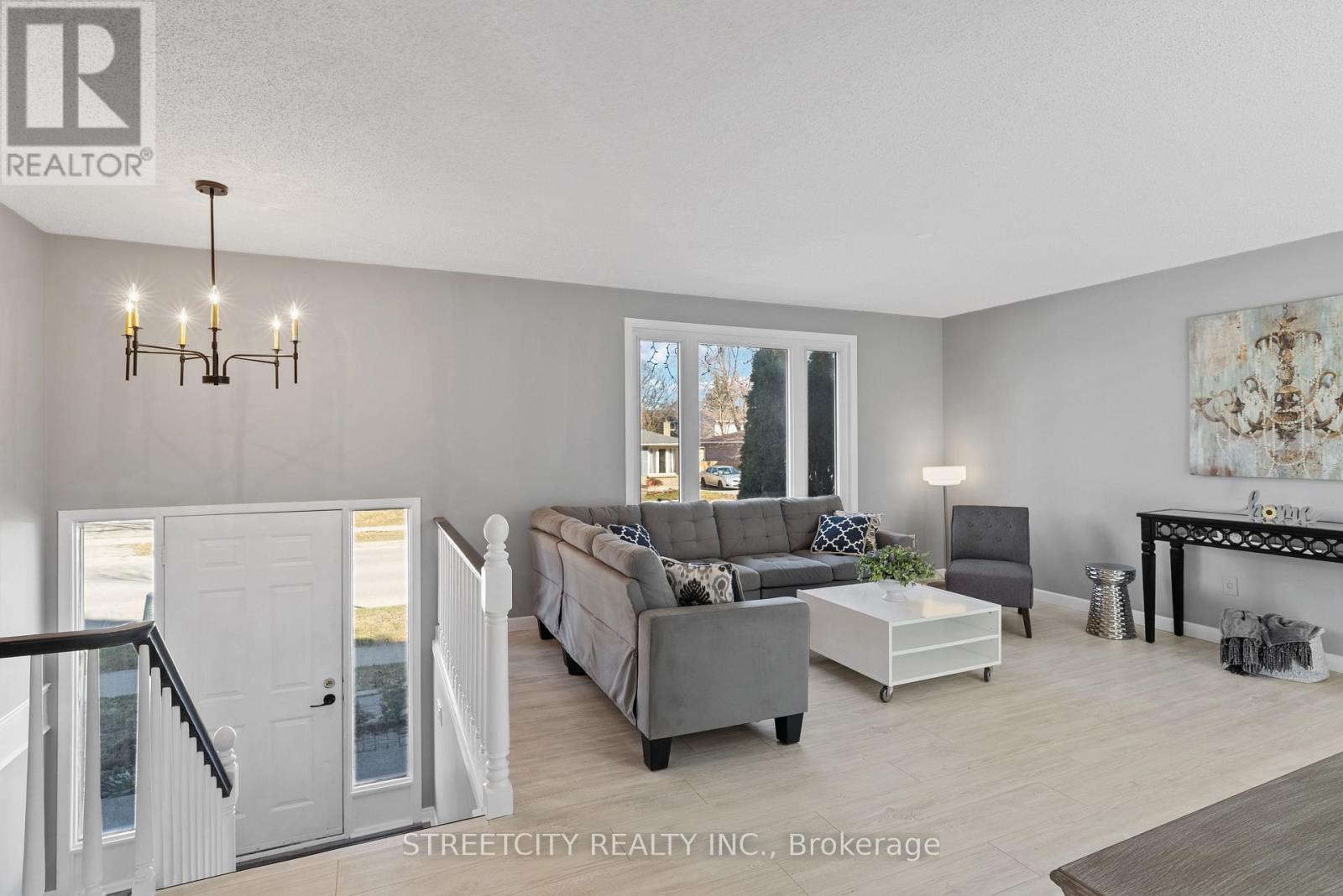 Photo 3 of 41 for 1409 Aldersbrook Road