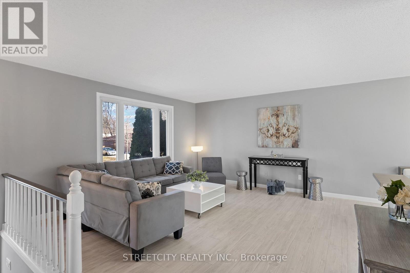 Photo 4 of 41 for 1409 Aldersbrook Road