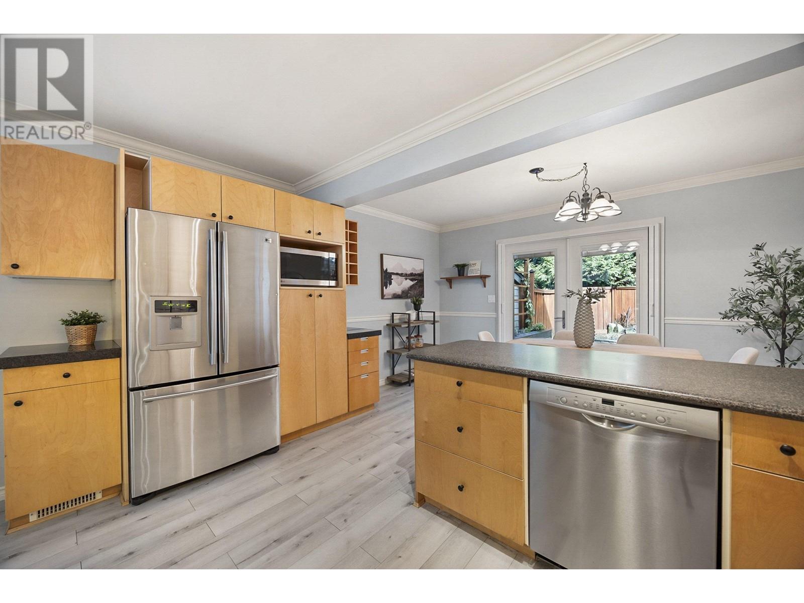 281 Balmoral Place, Port Moody, British Columbia  V3H 4B9 - Photo 4 - R2979915