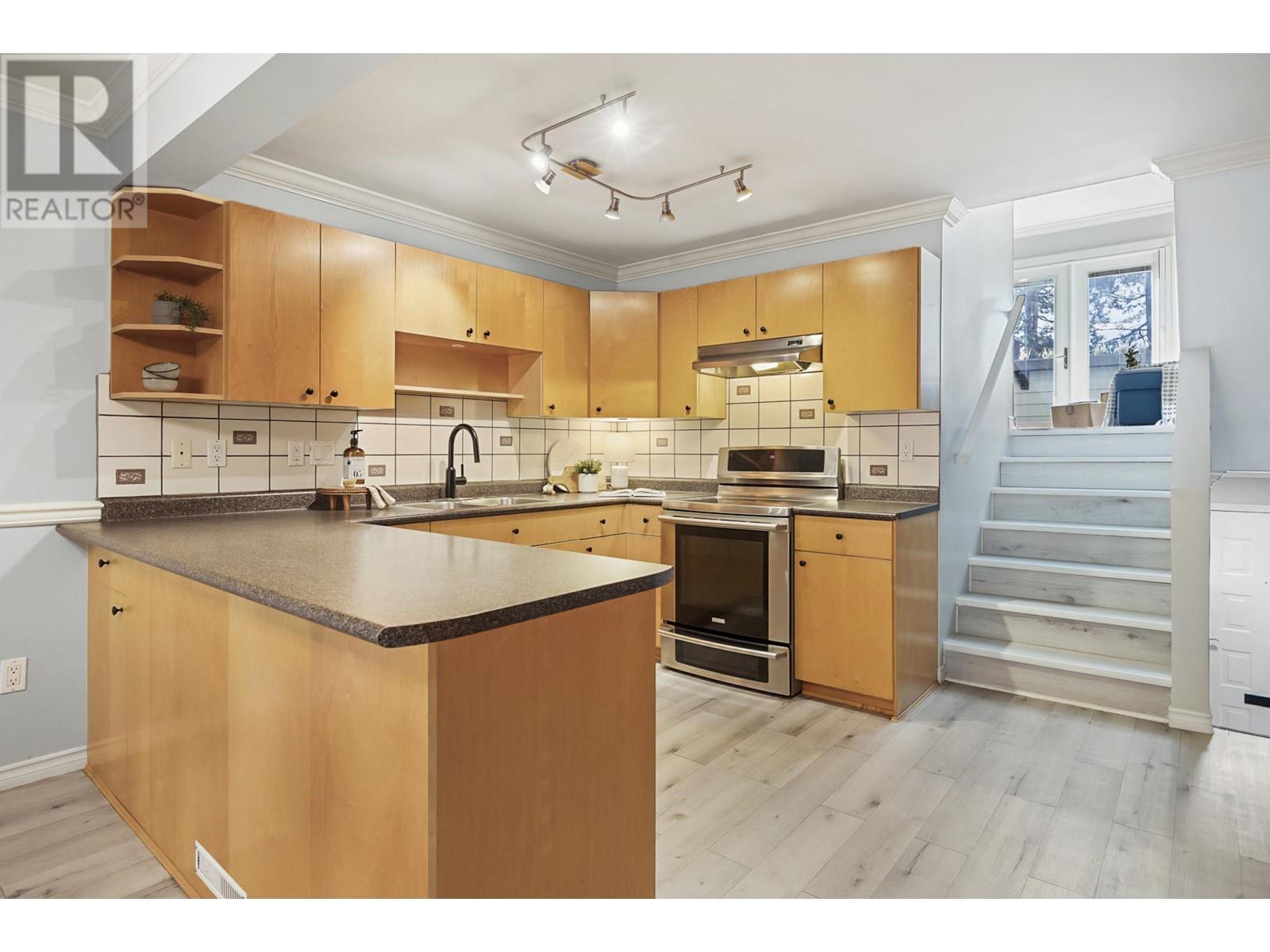 281 Balmoral Place, Port Moody, British Columbia  V3H 4B9 - Photo 6 - R2979915