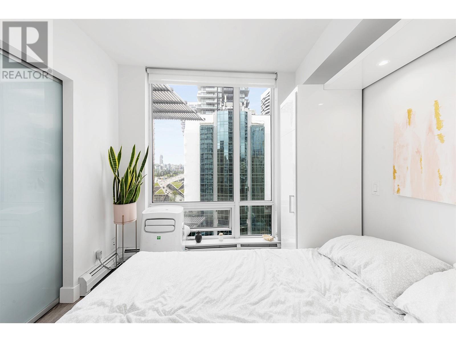 Listing Picture 11 of 19 : 1809 1283 HOWE STREET, Vancouver / 溫哥華 - 魯藝地產 Yvonne Lu Group - MLS Medallion Club Member