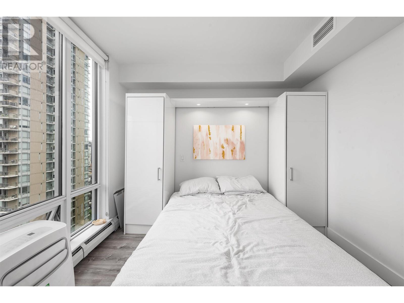 Listing Picture 13 of 19 : 1809 1283 HOWE STREET, Vancouver / 溫哥華 - 魯藝地產 Yvonne Lu Group - MLS Medallion Club Member