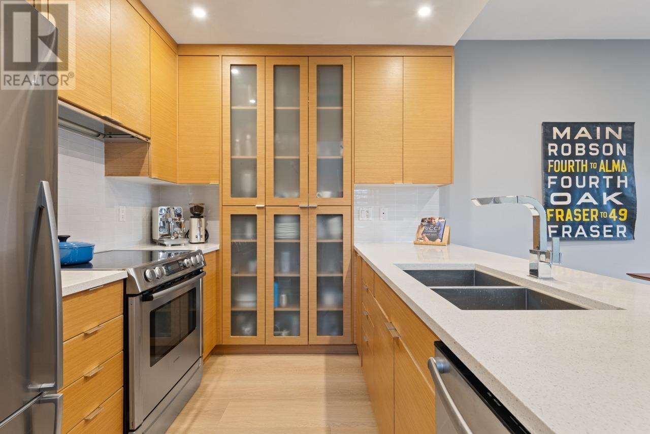 Listing Picture 14 of 39 : 171 E 17TH AVENUE, Vancouver / 溫哥華 - 魯藝地產 Yvonne Lu Group - MLS Medallion Club Member