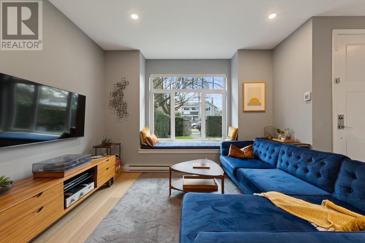 Listing Picture 2 of 39 : 171 E 17TH AVENUE, Vancouver / 溫哥華 - 魯藝地產 Yvonne Lu Group - MLS Medallion Club Member