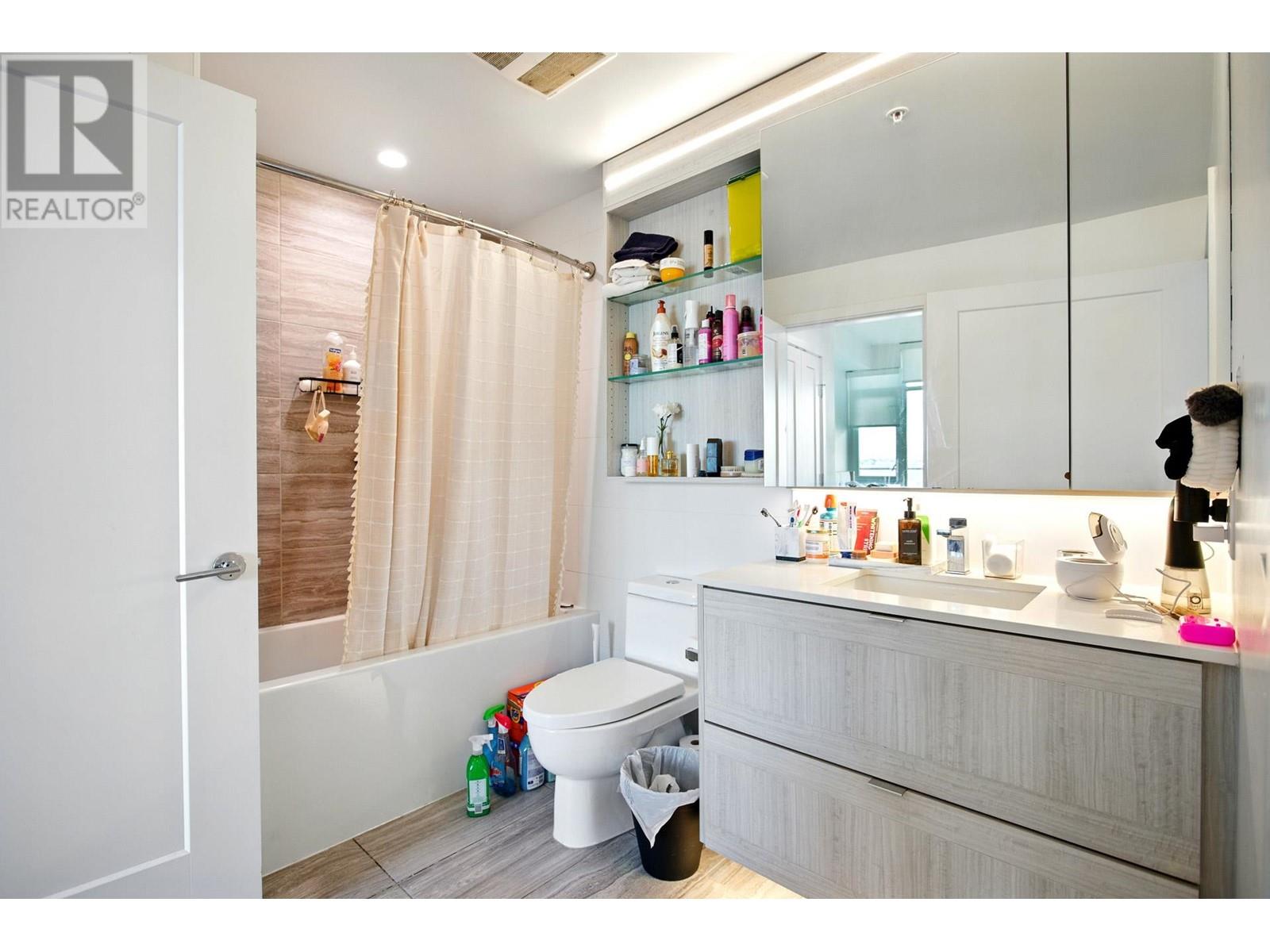 Listing Picture 11 of 33 : 1203 2351 BETA AVENUE, Burnaby / 本拿比 - 魯藝地產 Yvonne Lu Group - MLS Medallion Club Member