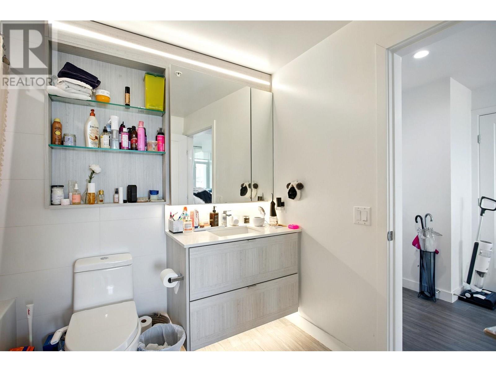 Listing Picture 12 of 33 : 1203 2351 BETA AVENUE, Burnaby / 本拿比 - 魯藝地產 Yvonne Lu Group - MLS Medallion Club Member