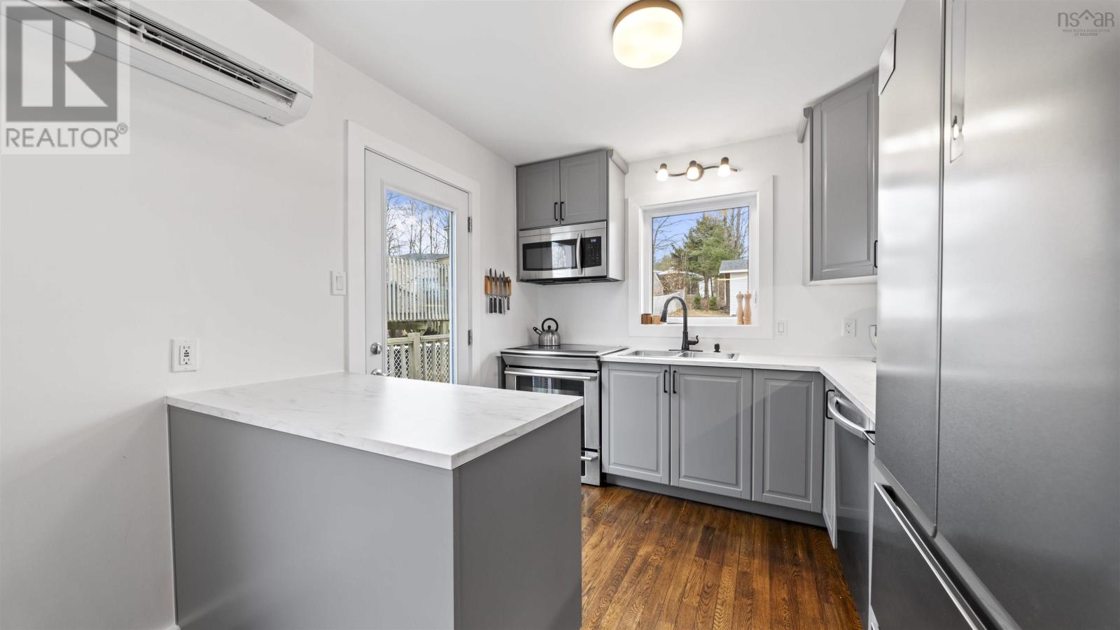 35 Sunnyvale Court, Lower Sackville, Nova Scotia  B4E 2T2 - Photo 10 - 202505319