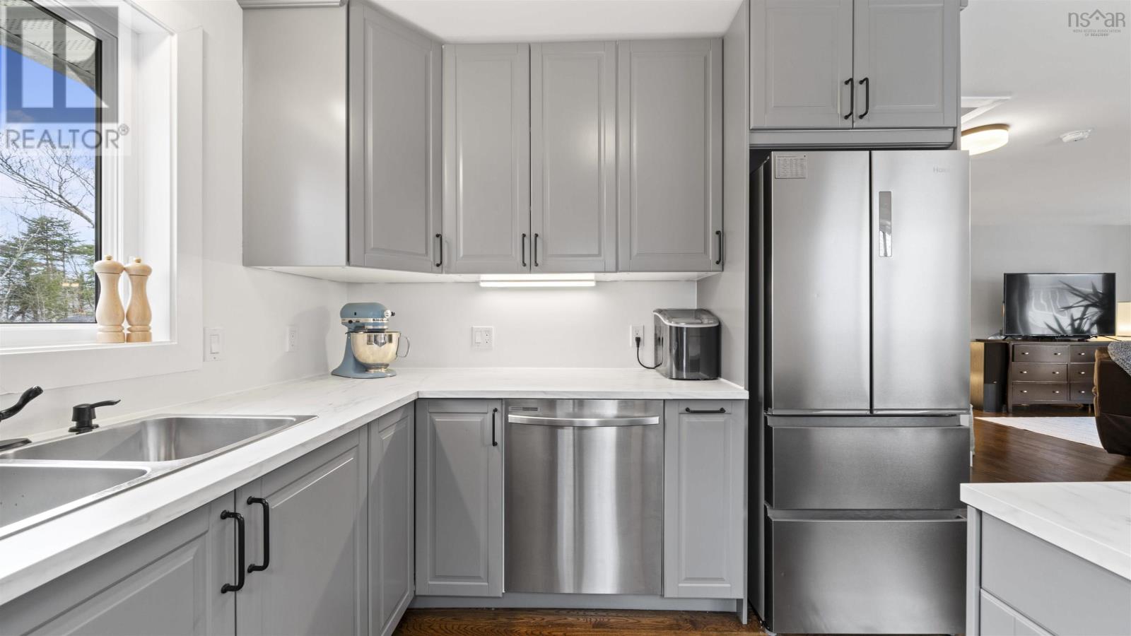 35 Sunnyvale Court, Lower Sackville, Nova Scotia  B4E 2T2 - Photo 11 - 202505319