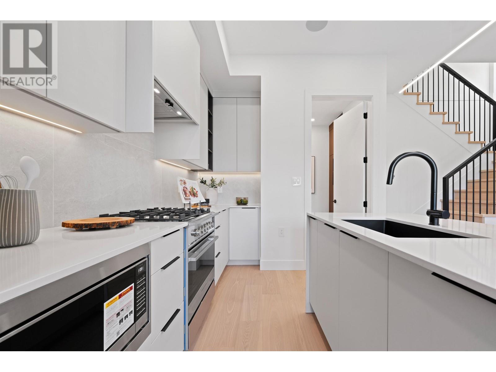 1 1260 Kaslo Street, Vancouver, British Columbia  V5K 3Z7 - Photo 16 - R2979620
