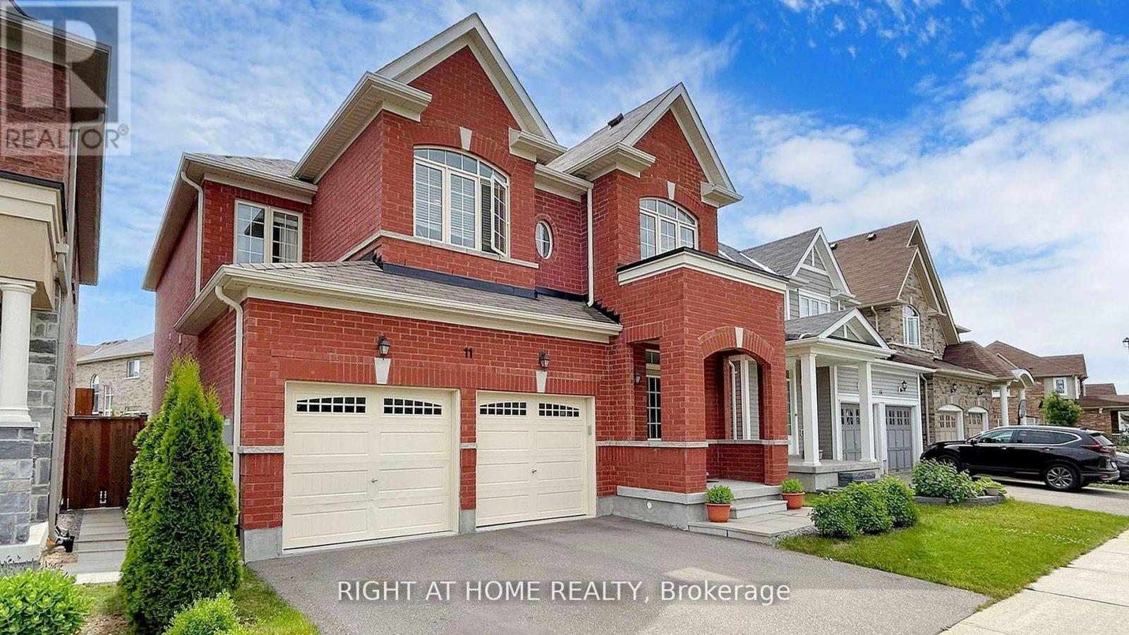 Property at 11 ROBERT WILSON CRESCENT image 3