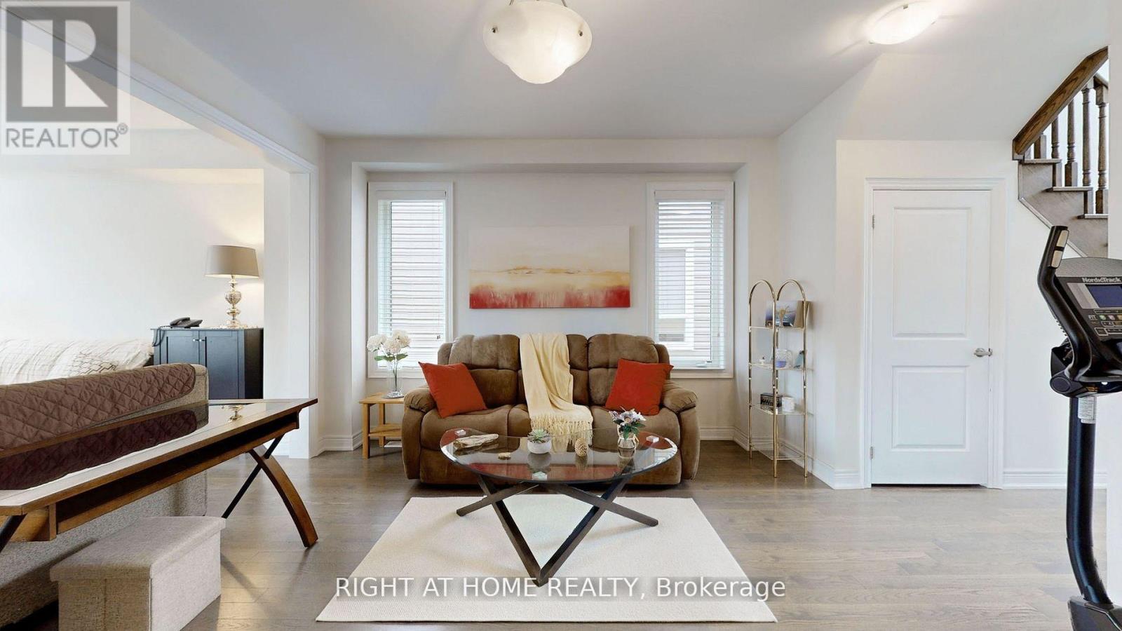 Property at 11 ROBERT WILSON CRESCENT image 5