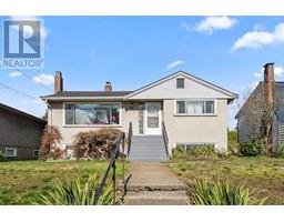 432 E 13TH STREET, North Vancouver, British Columbia