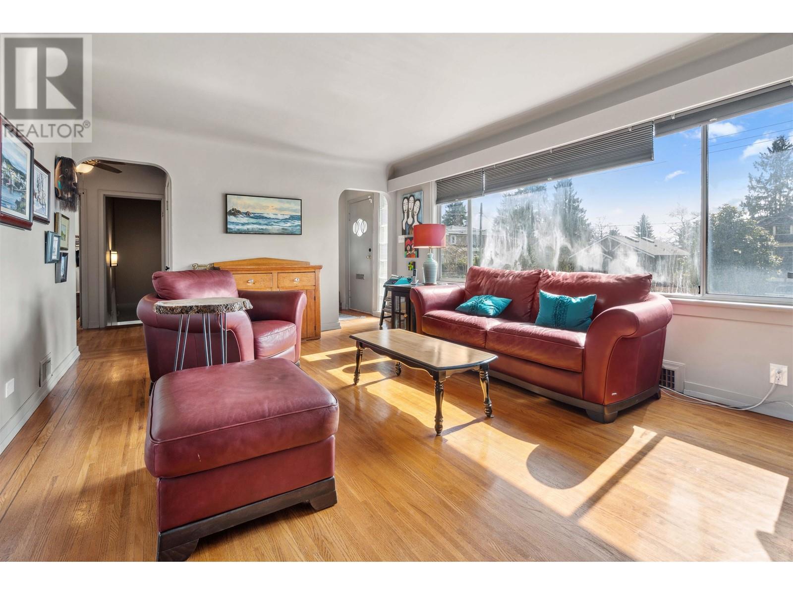 432 E 13th Street, North Vancouver, British Columbia  V7L 2M1 - Photo 10 - R2979543