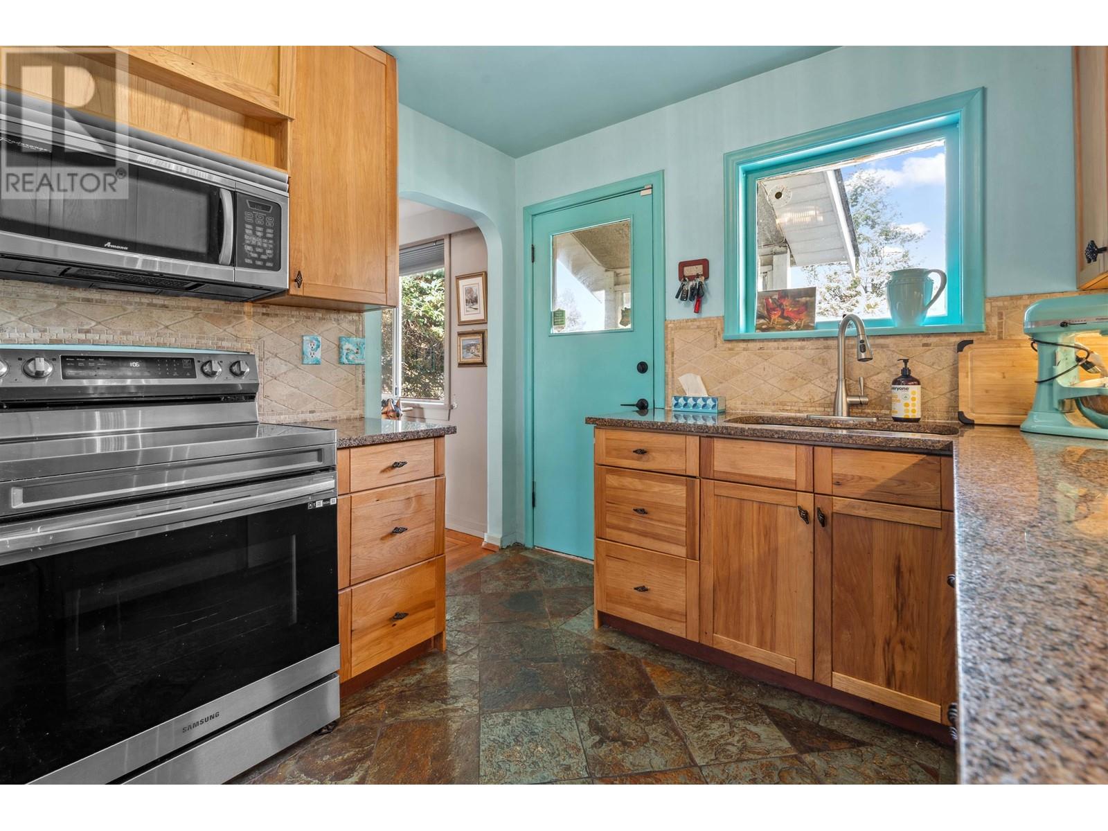 432 E 13th Street, North Vancouver, British Columbia  V7L 2M1 - Photo 13 - R2979543