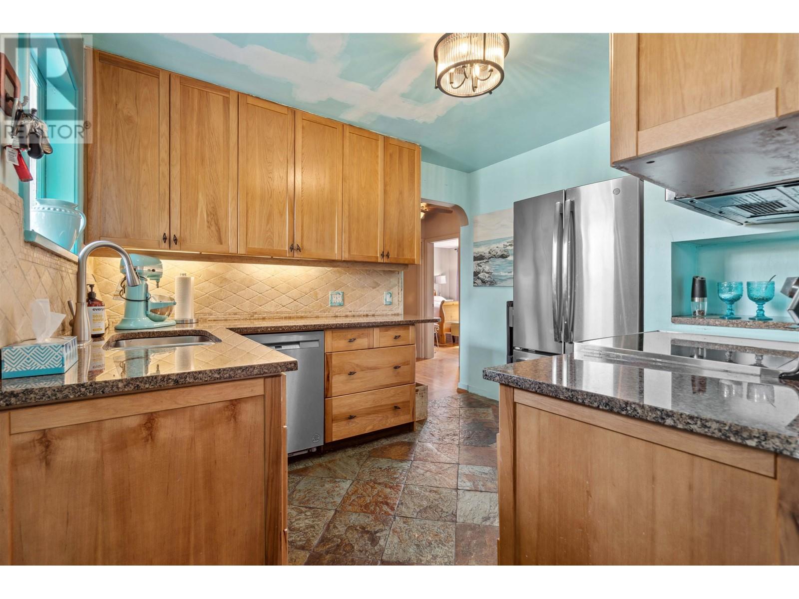 432 E 13th Street, North Vancouver, British Columbia  V7L 2M1 - Photo 12 - R2979543