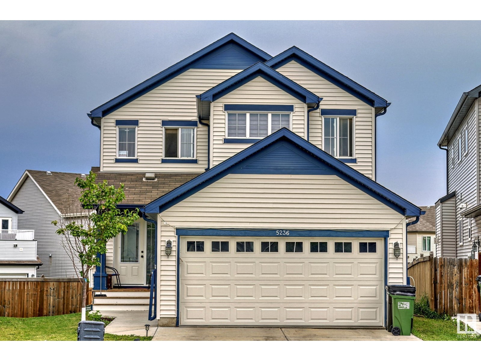 Property at 5236 17 AV SW image 1