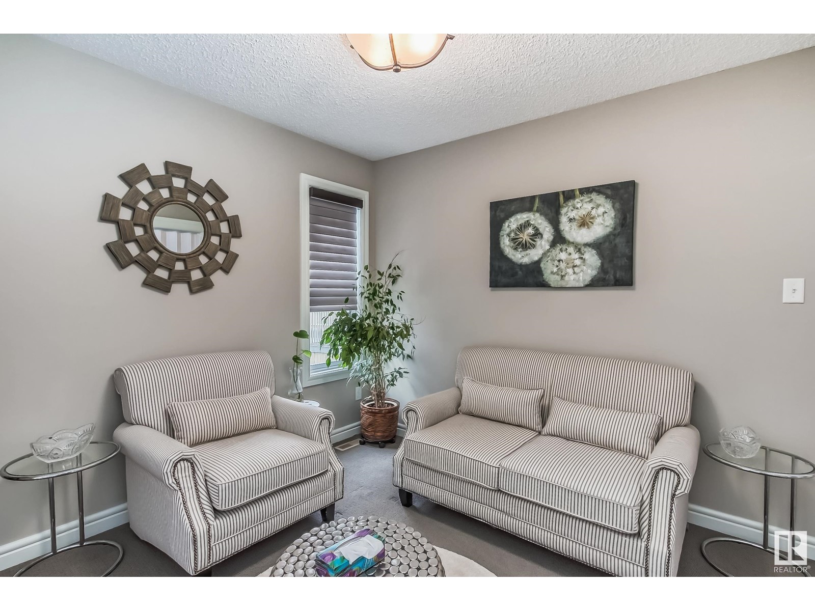 Property at 5236 17 AV SW image 4