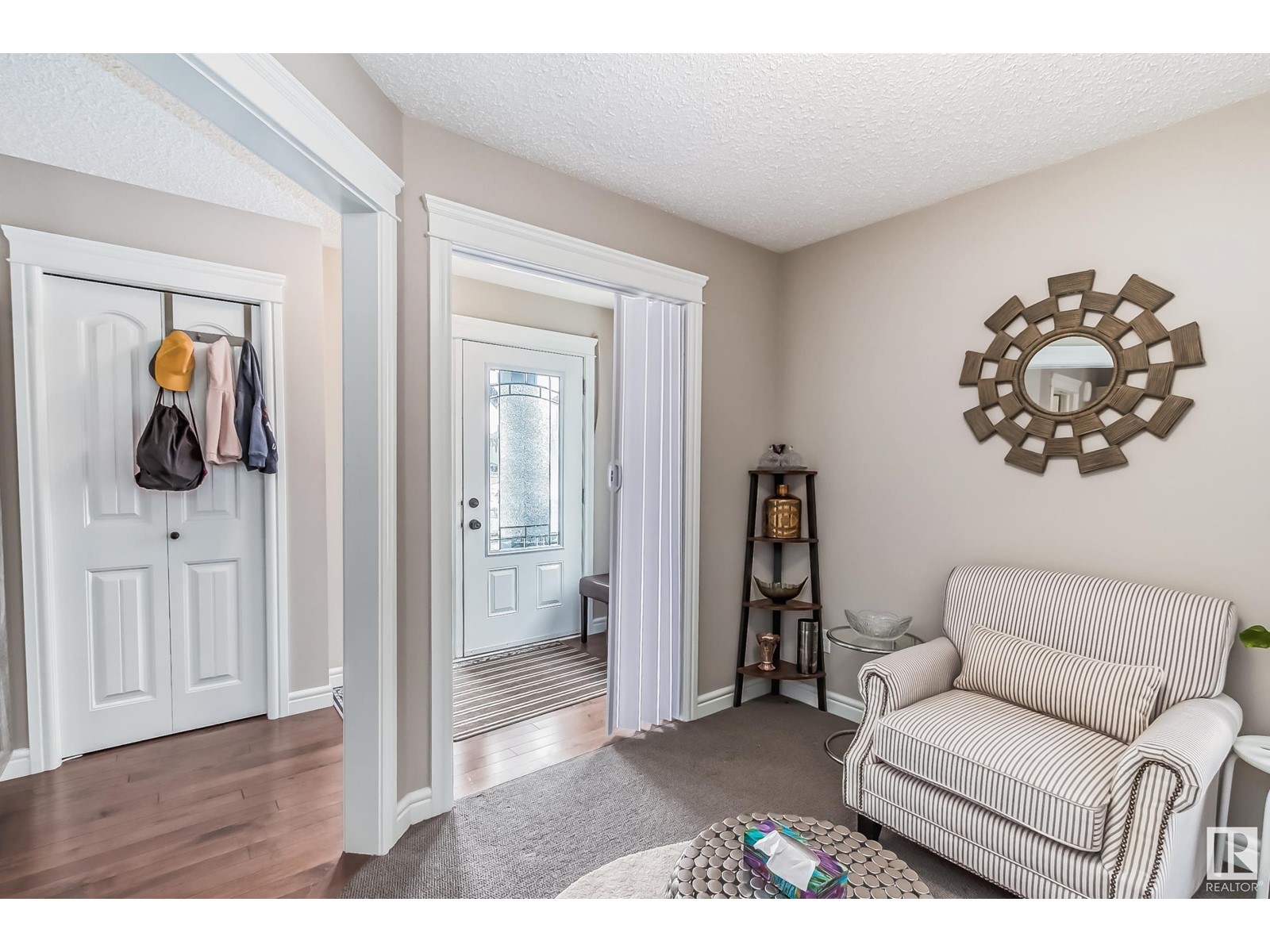 Property at 5236 17 AV SW image 5