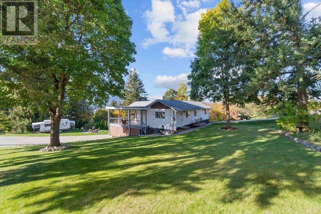 Property at 1171 15 Street SE image 4