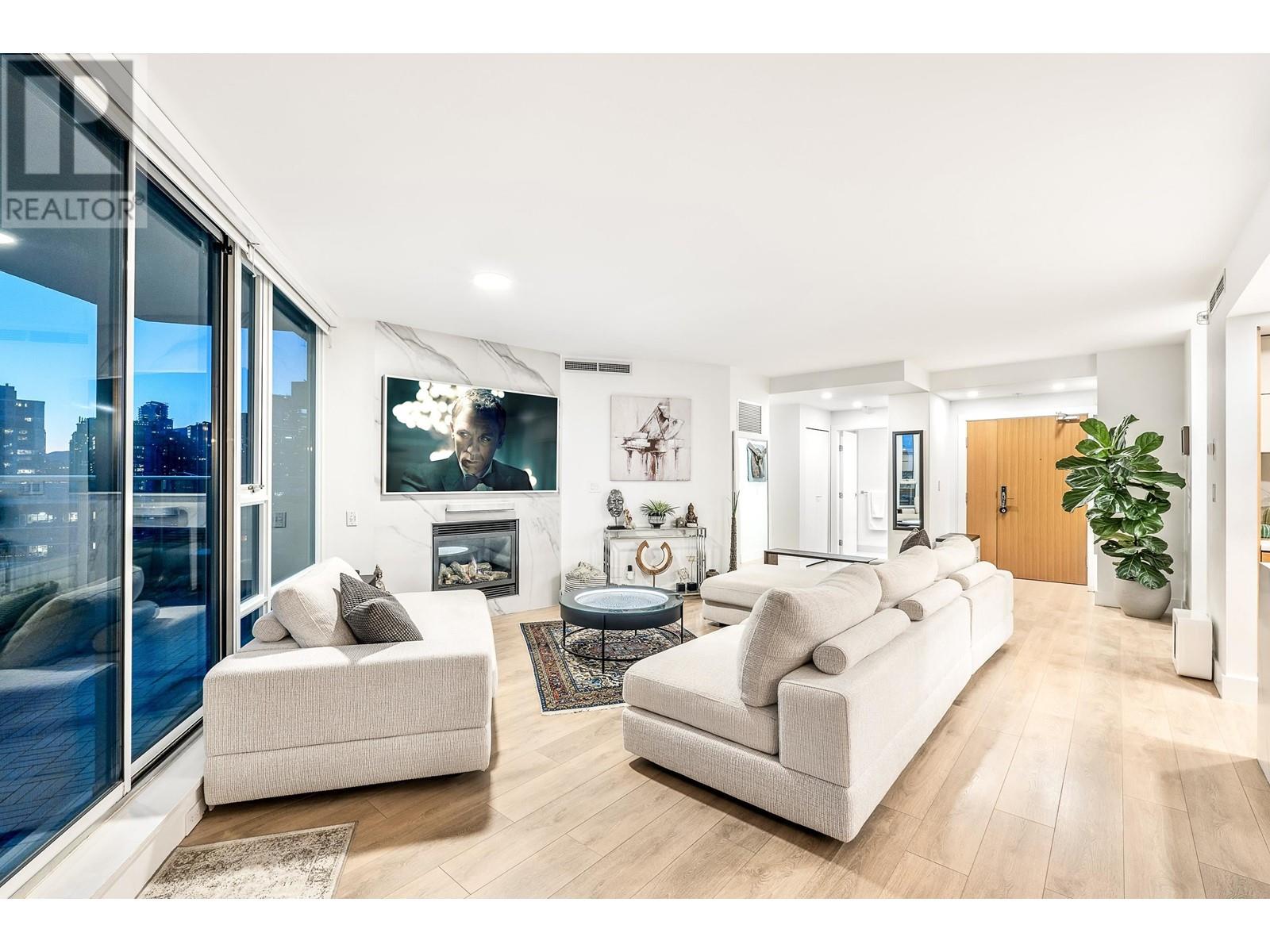 Listing Picture 4 of 40 : 2603 8 SMITHE MEWS, Vancouver / 溫哥華 - 魯藝地產 Yvonne Lu Group - MLS Medallion Club Member