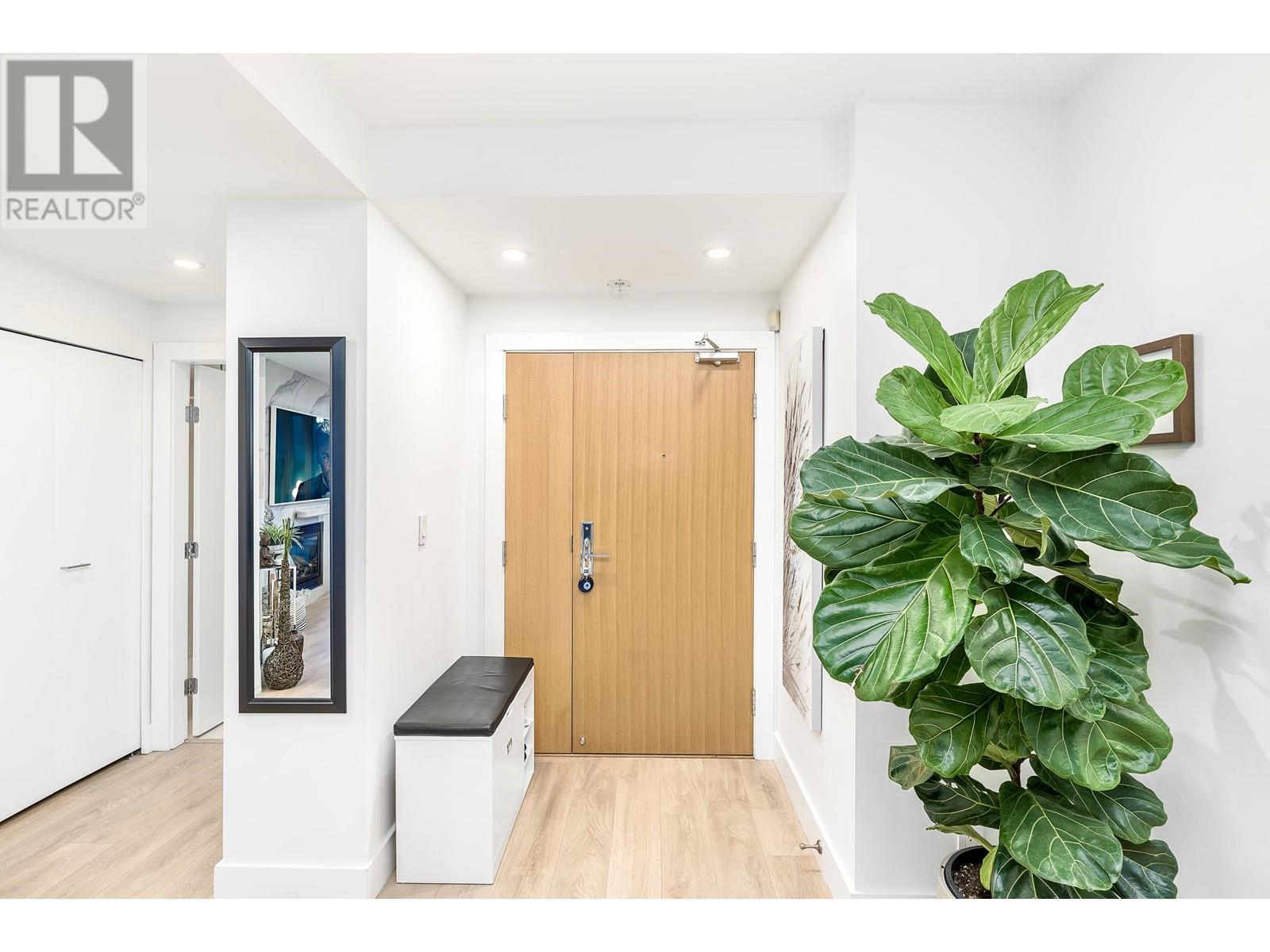 Listing Picture 2 of 40 : 2603 8 SMITHE MEWS, Vancouver / 溫哥華 - 魯藝地產 Yvonne Lu Group - MLS Medallion Club Member