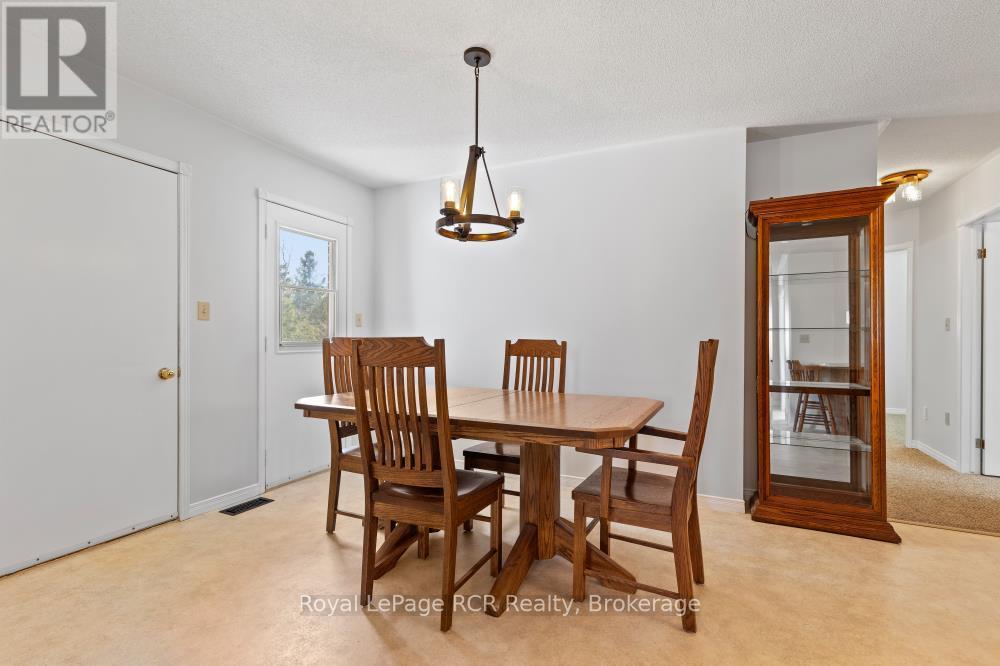 282 Forest Glen Drive, Wellington North, Ontario  N0G 2L2 - Photo 11 - X12029940
