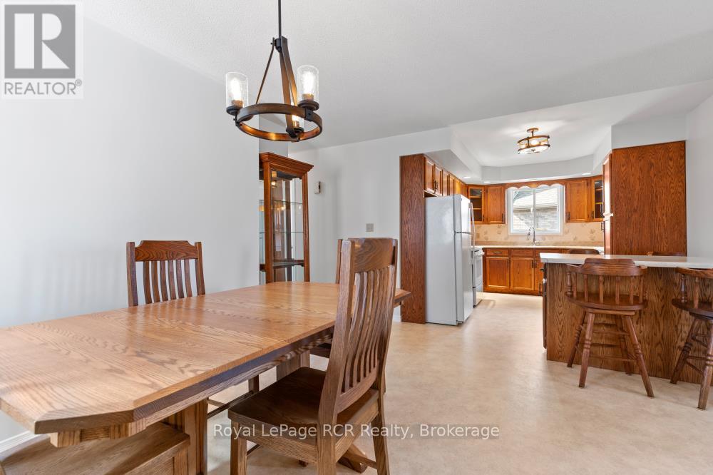 282 Forest Glen Drive, Wellington North, Ontario  N0G 2L2 - Photo 12 - X12029940