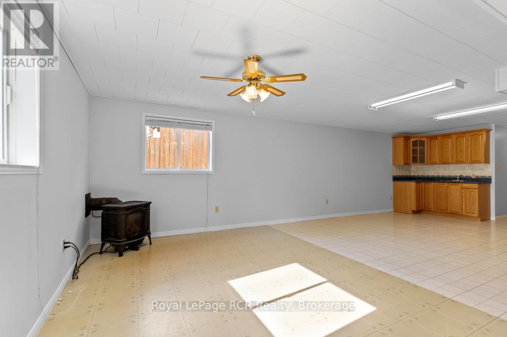 282 Forest Glen Drive, Wellington North, Ontario  N0G 2L2 - Photo 31 - X12029940