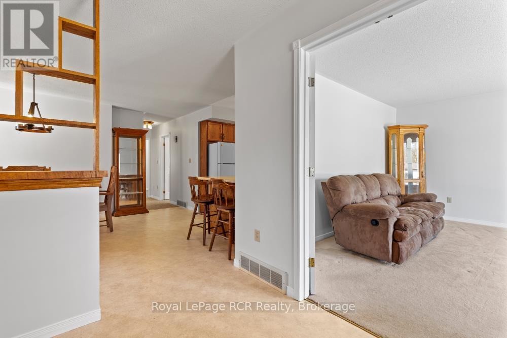 282 Forest Glen Drive, Wellington North, Ontario  N0G 2L2 - Photo 6 - X12029940