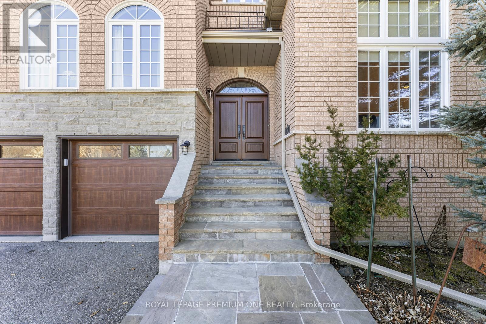 Property at 180 VAUGHAN MILLS ROAD image 5