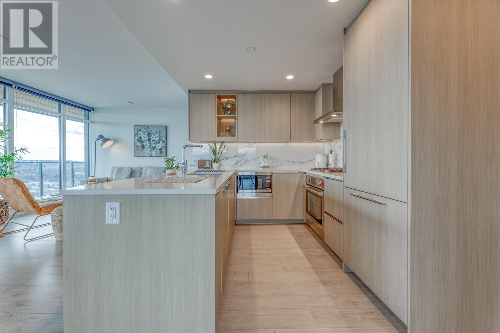 Listing Picture 7 of 37 : 4806 4880 LOUGHEED HIGHWAY, Burnaby / 本拿比 - 魯藝地產 Yvonne Lu Group - MLS Medallion Club Member
