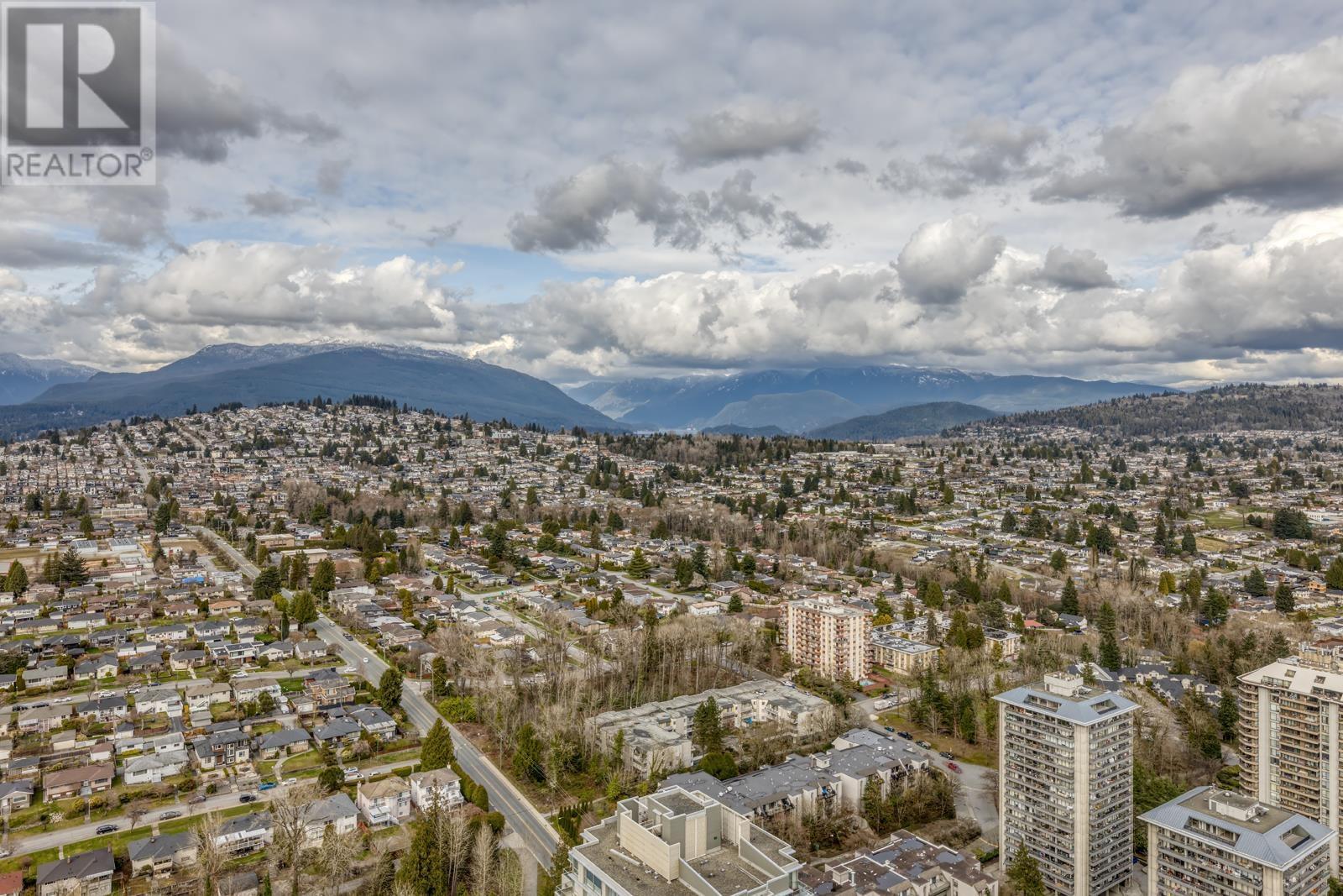Listing Picture 23 of 37 : 4806 4880 LOUGHEED HIGHWAY, Burnaby / 本拿比 - 魯藝地產 Yvonne Lu Group - MLS Medallion Club Member