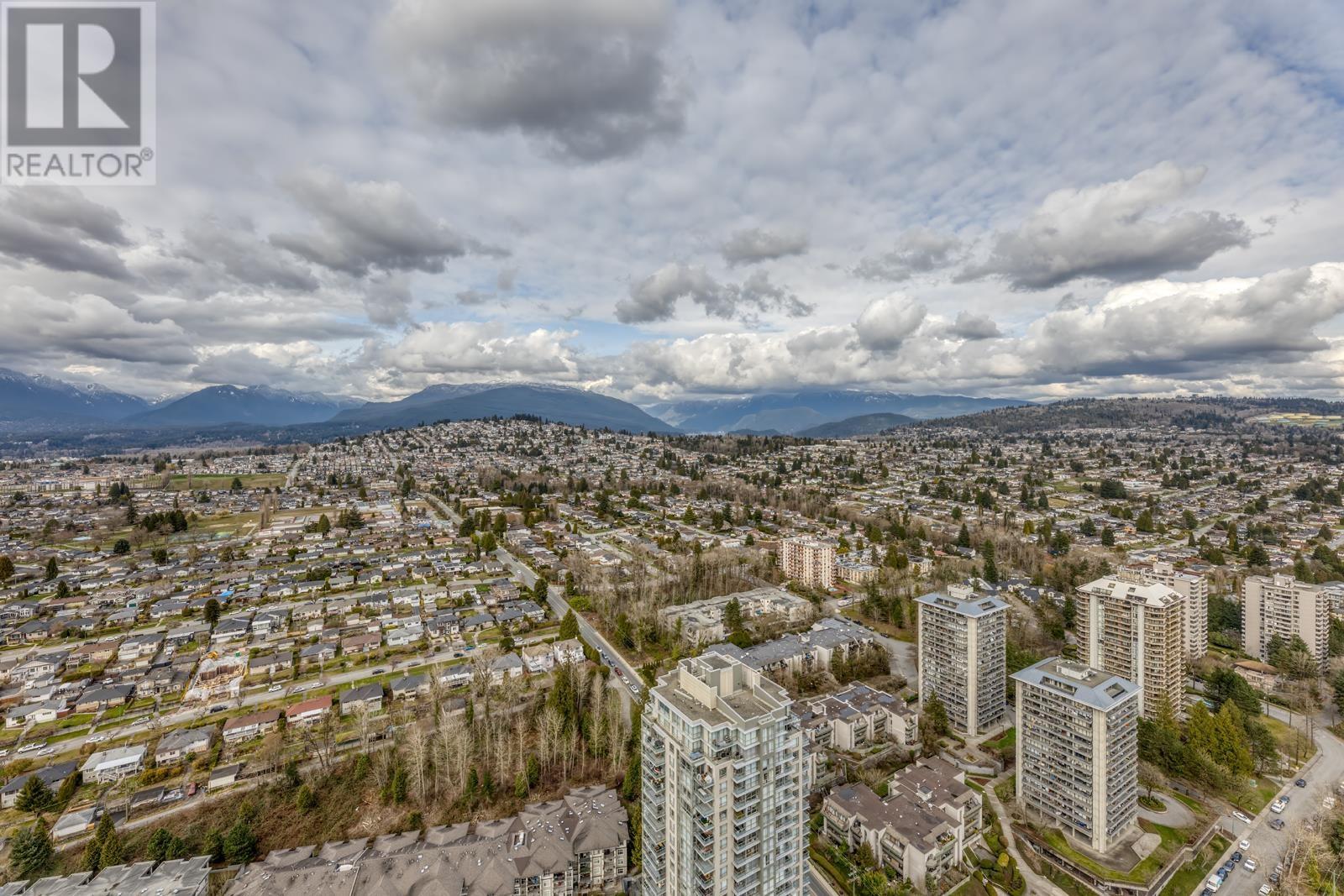 Listing Picture 22 of 37 : 4806 4880 LOUGHEED HIGHWAY, Burnaby / 本拿比 - 魯藝地產 Yvonne Lu Group - MLS Medallion Club Member